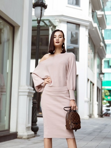 Lan Ngọc, Lê Thúy gợi ý những trang phục thời thượng cho mùa lạnh cuối năm