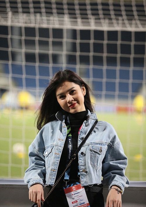 MC ”đeo bám” HLV Park Hang-Seo xinh đẹp trước thềm chung kết AFF Cup 2018