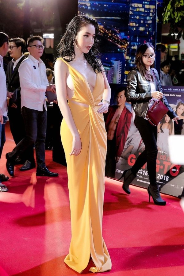 Mỹ nhân mặc bạo nhất năm 2018: Elly Trần, Nhã Phương hay ai?