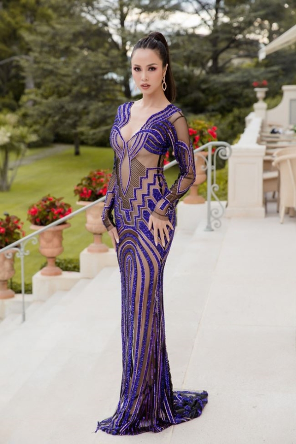 Mỹ nhân mặc bạo nhất năm 2018: Elly Trần, Nhã Phương hay ai?