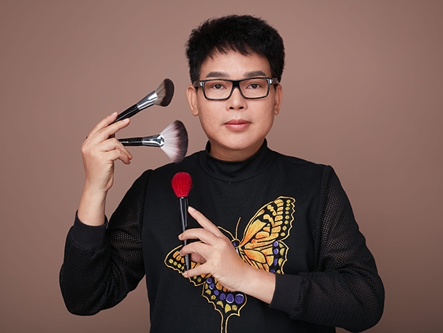 Nghệ sỹ trang điểm Hồ Khanh trở lại ghế nóng Cây Cọ Vàng