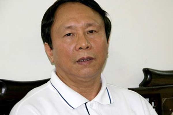 Phi Thanh Vân tát người nói dao kéo là 