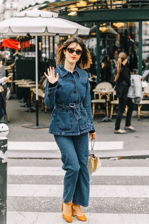 Quên kiểu quần jeans bó giò đi, đây mới là mốt jeans thống trị 2019
