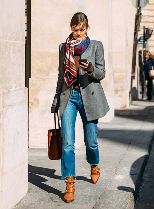 Quên kiểu quần jeans bó giò đi, đây mới là mốt jeans thống trị 2019