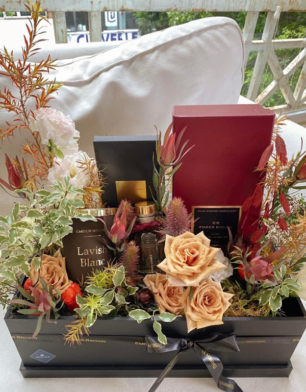 Scented card - thẻ thơm soulmate của thương hiệu ember brown gây ấn tượng mạnh