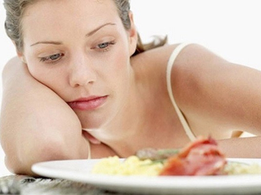 Tác hại của việc nhịn ăn sáng giảm cân, thải độc
