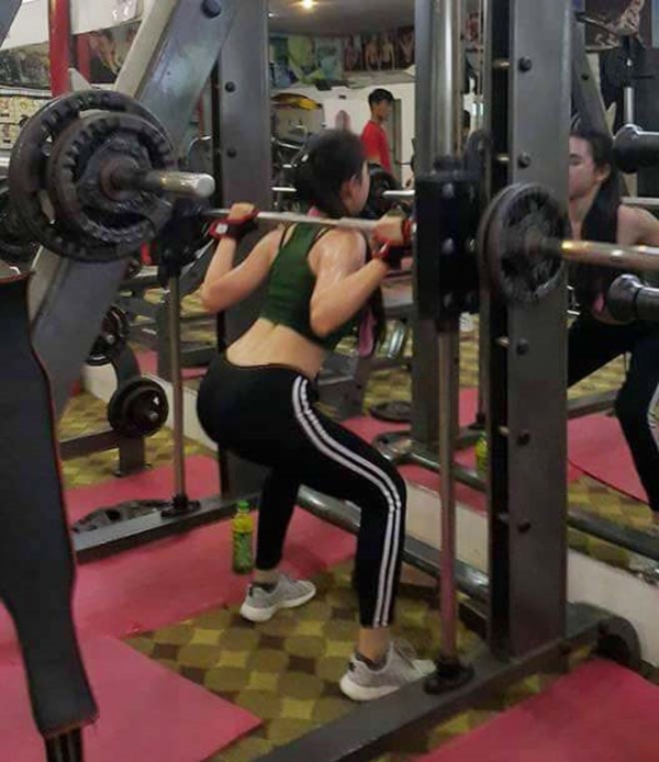 Thân hình hoàn hảo của 2 