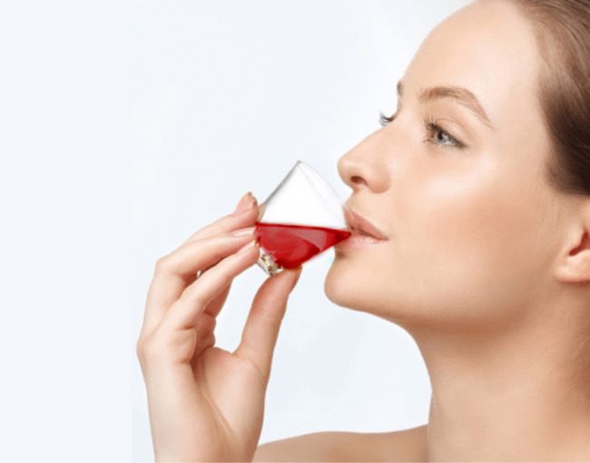 Nước collagen về cơ bản trong thành phần là sự kết hợp giữa nước lọc và collagen peptide.