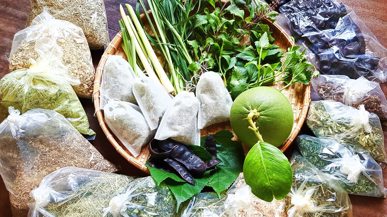 Các thảo dược quanh nhà là nguồn nguyên liệu quý giá để nấu nước gội đầu nuôi dưỡng tóc khỏe đẹp.