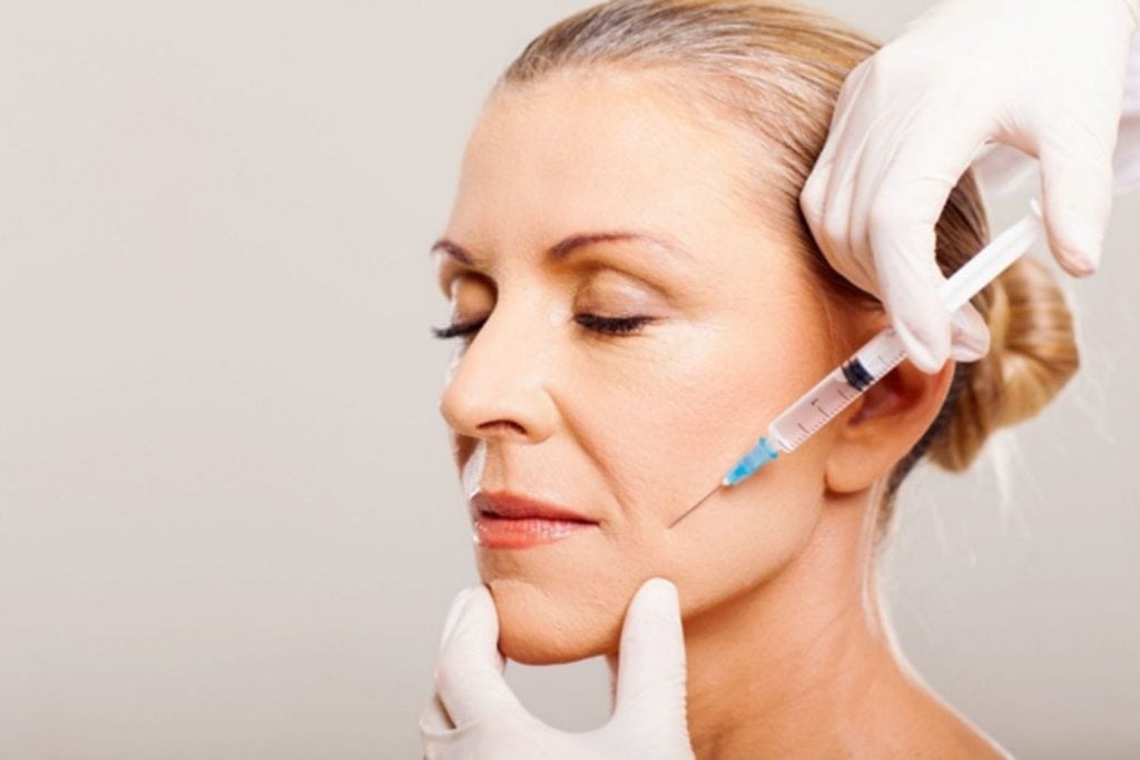 Tiêm botox là liệu pháp đột phá giúp làm mờ nếp nhăn.