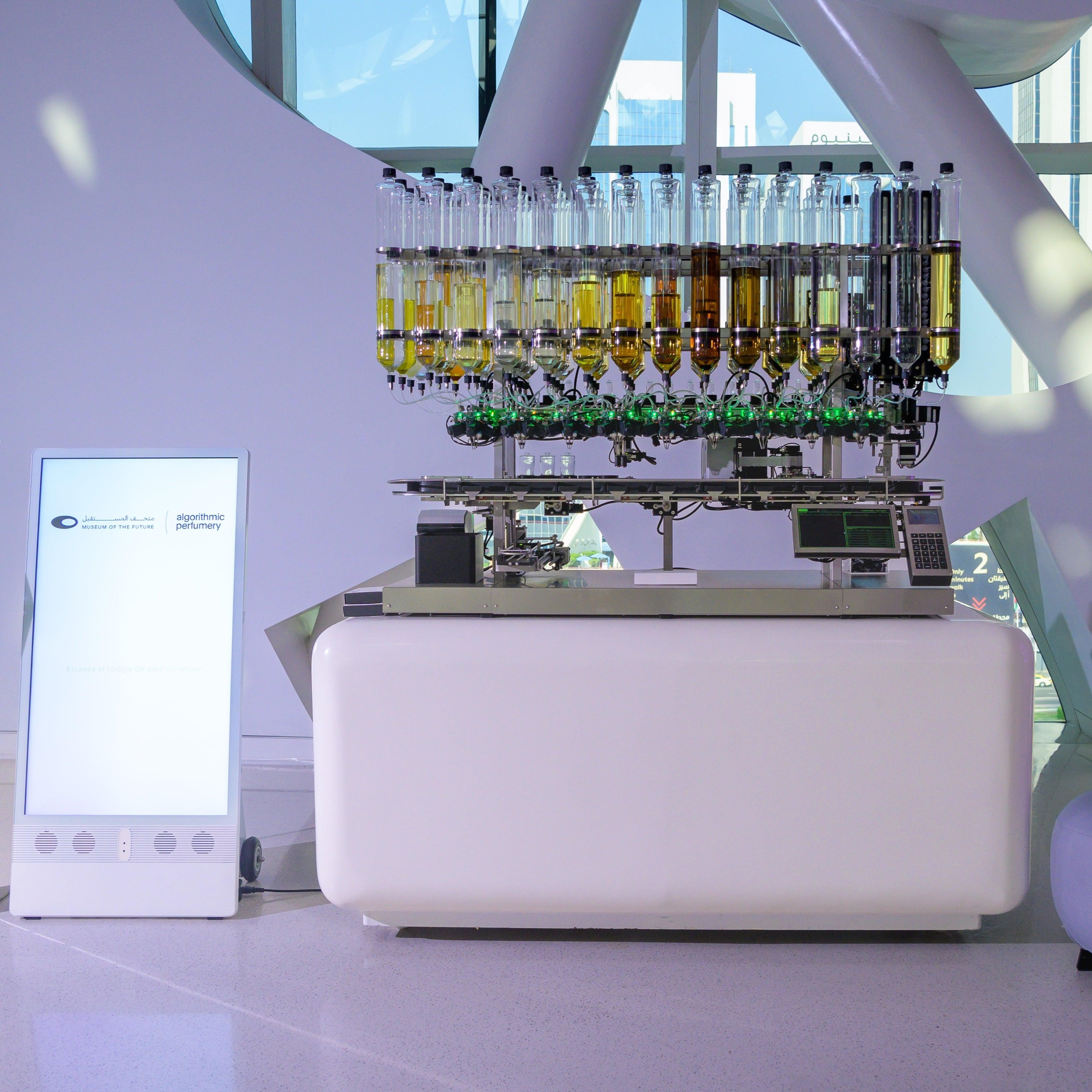 Máy pha chế nước hoa tự động bằng Trí tuệ nhân tạo AI