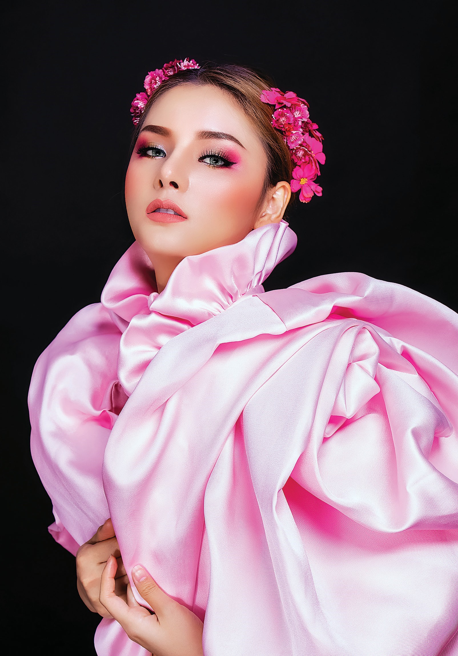 Trang điểm với tone màu cam đất