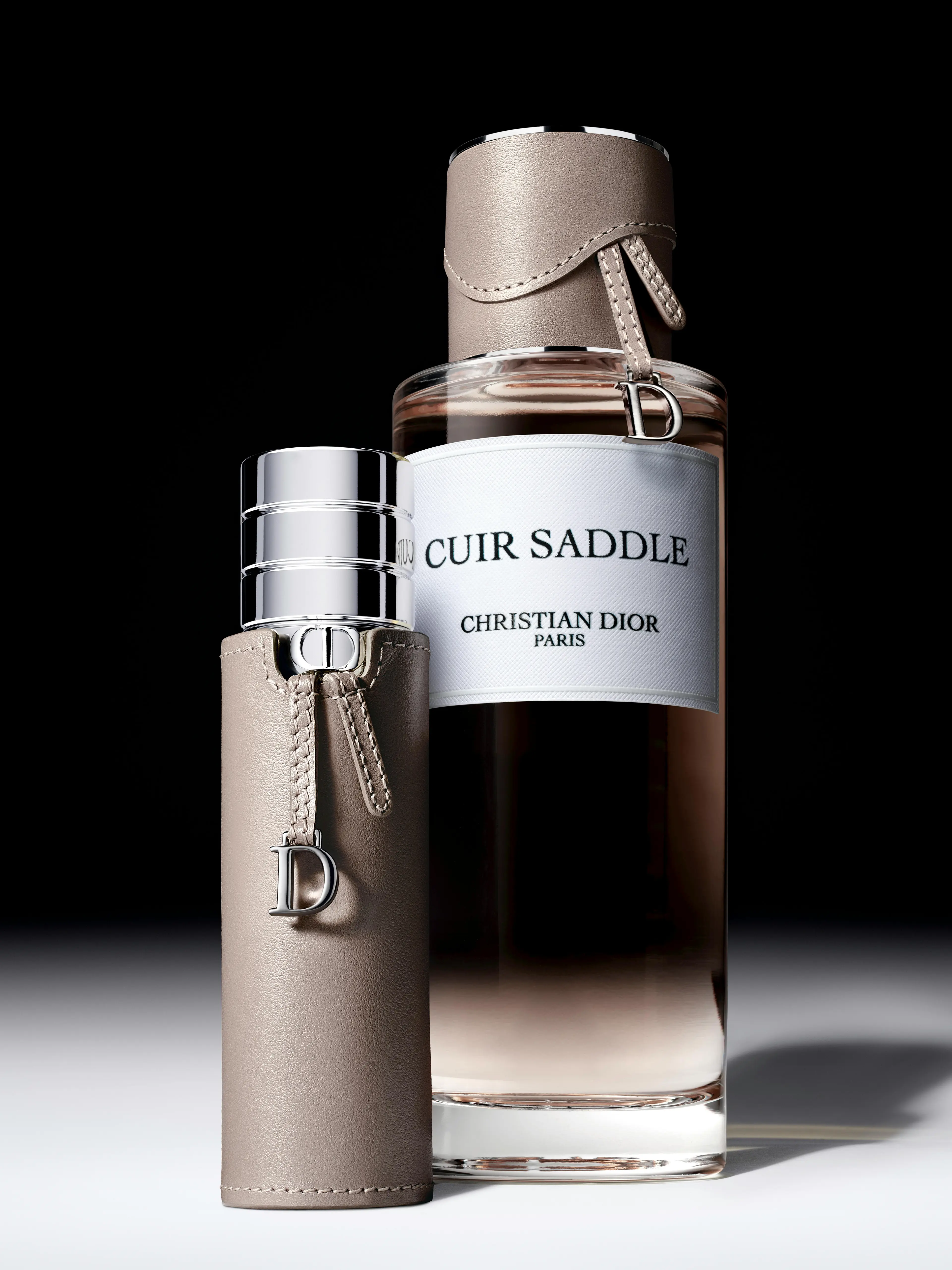 Cuir Saddle – Khi da thuộc haute couture bước vào thế giới mùi hương của Dior