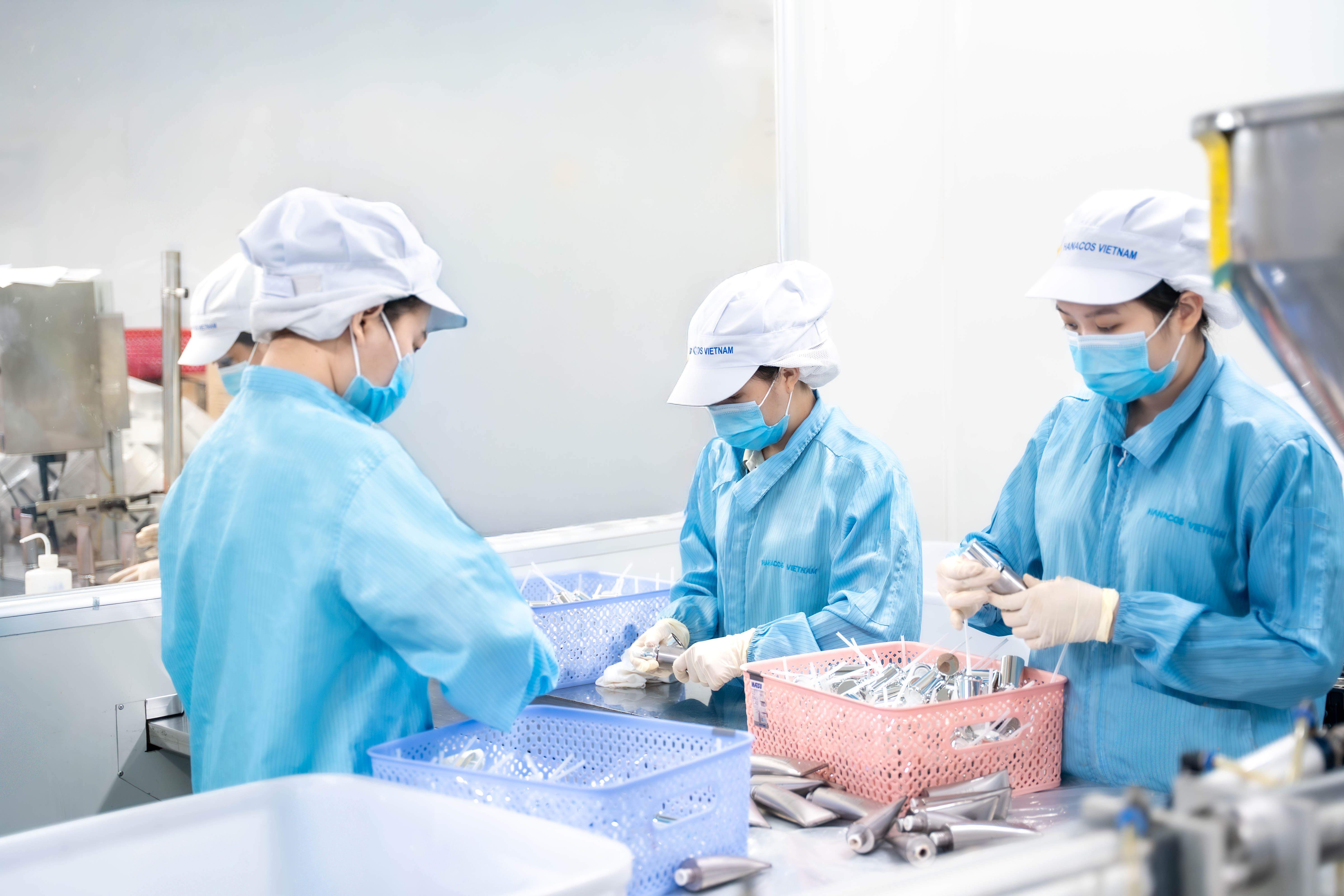 Đáp ứng yêu cầu về quản lý chất lượng và an toàn trong sản xuất mỹ phẩm