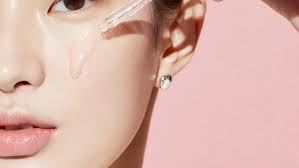 Serum được xem là bước quan trọng quyết định hiệu quả chăm sóc da