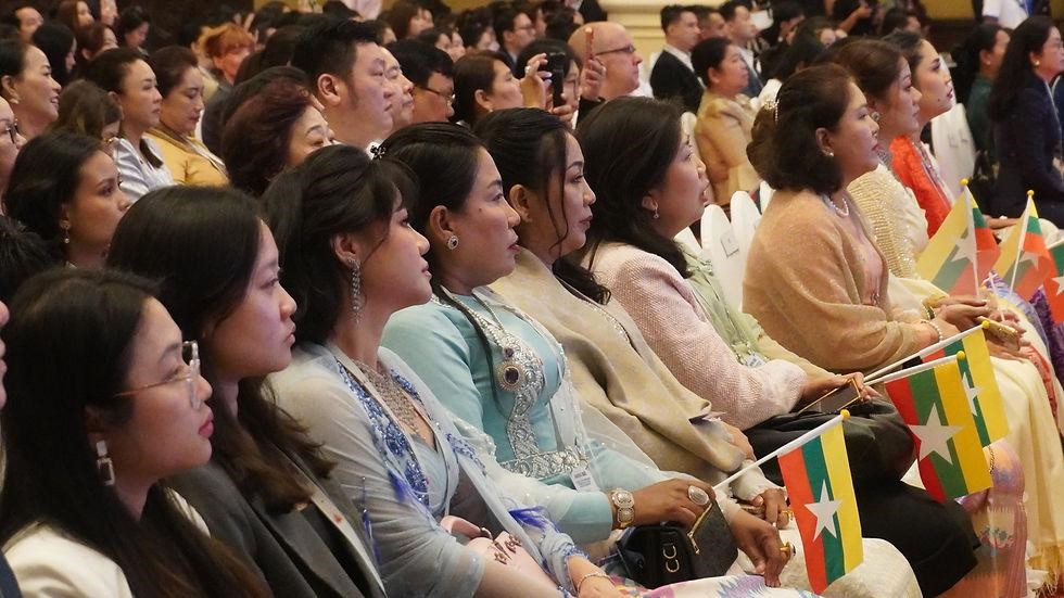 Các chuyên gia công nghệ, doanh nghiệp, nhà sản xuất mỹ phẩm tham gia tại Hội nghị