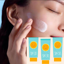 Kem chống nắng với chỉ số SPF. Nguồn: Internet