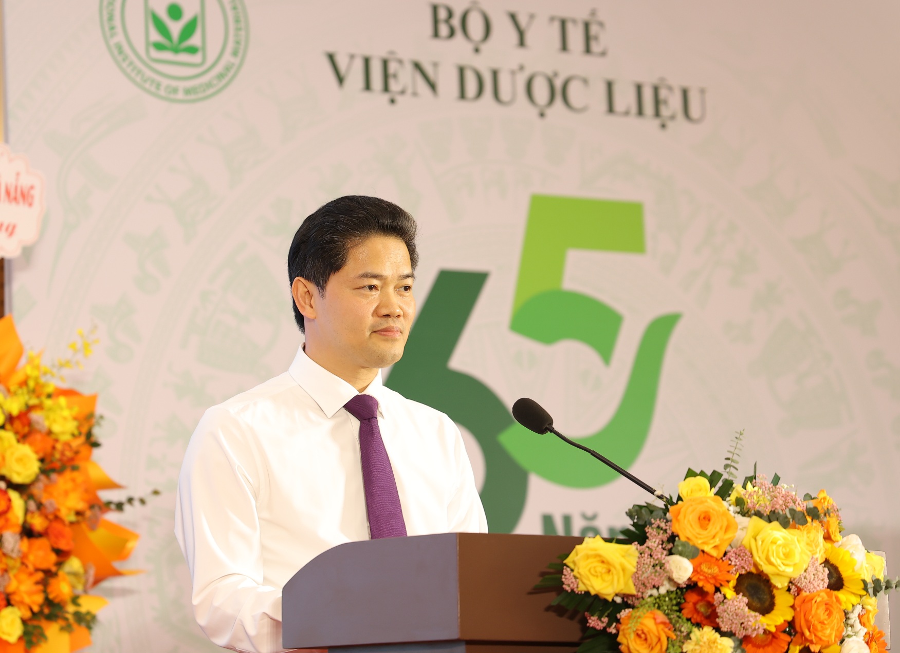 Uỷ viên dự khuyết Trung ương Đảng, Thứ trưởng Thường trực Bộ Y tế Vũ Mạnh Hà phát biểu.