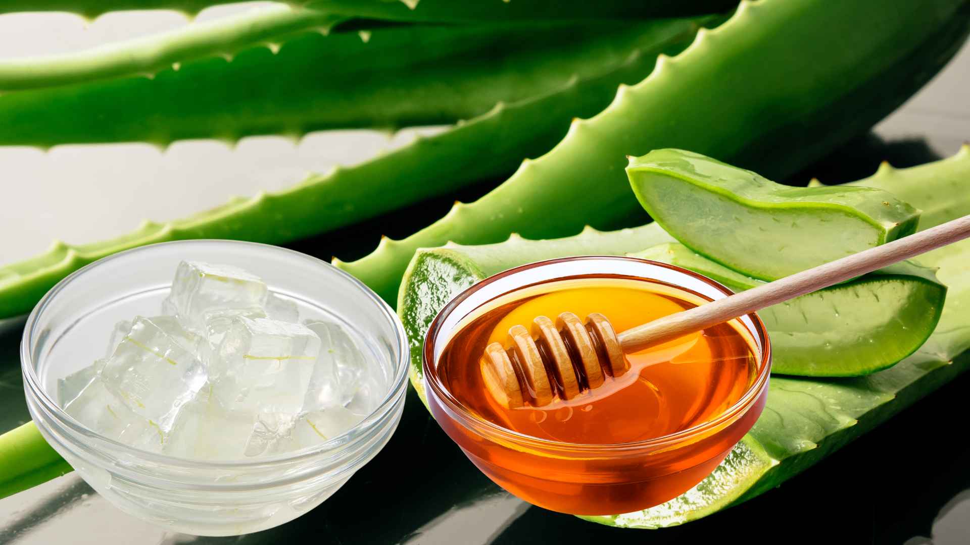 Sự kết hợp giữa nha đam và mật ong không chỉ tốt cho hệ tiêu hóa mà còn là giải pháp làm đẹp từ thiên nhiên.