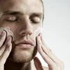 Mùa hanh khô, nam giới nên chăm sóc da thế nào?