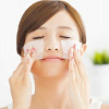 Mùa hè đang chuẩn bị ập đến mà da thì hay bóng nhờn, các nàng đã biết dùng giấy thấm dầu đúng cách chưa?