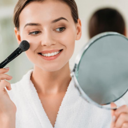 Làm gì để giảm tác động tiêu cực của mỹ phẩm lên da?