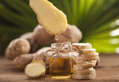 Massage thư giãn với tinh dầu gừng