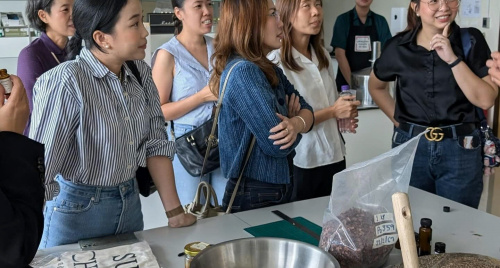 Đánh thức giá trị sản vật bản địa sản xuất tinh dầu bằng tư duy Kinh tế Sáng tạo và Tuần hoàn