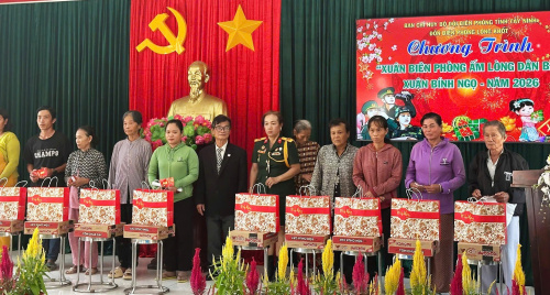 Xuân ấm nơi biên cương