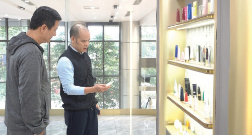 Khát vọng mỹ phẩm Việt - Từ "nhà máy trong nhà máy" đến hành trình chinh phục biển lớn