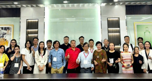 KỶ NGUYÊN MỚI CỦA NGÀNH MỸ PHẨM LÀM ĐẸP VIỆT: KHI CÔNG NGHỆ CHẠM ĐẾN NIỀM TIN NGƯỜI TIÊU DÙNG