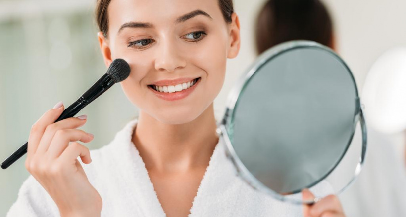 Làm gì để giảm tác động tiêu cực của mỹ phẩm lên da?