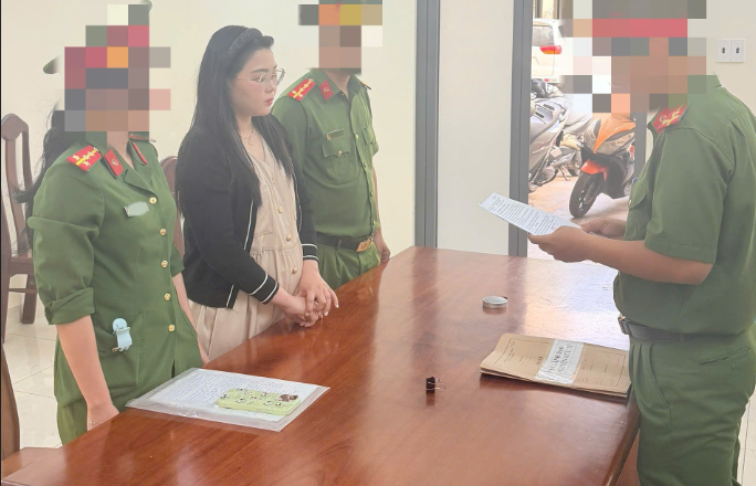 Mỹ phẩm giả, kem trộn “nhà làm” bán tràn lan: Ai chịu trách nhiệm cho làn da và sức khỏe cộng đồng?