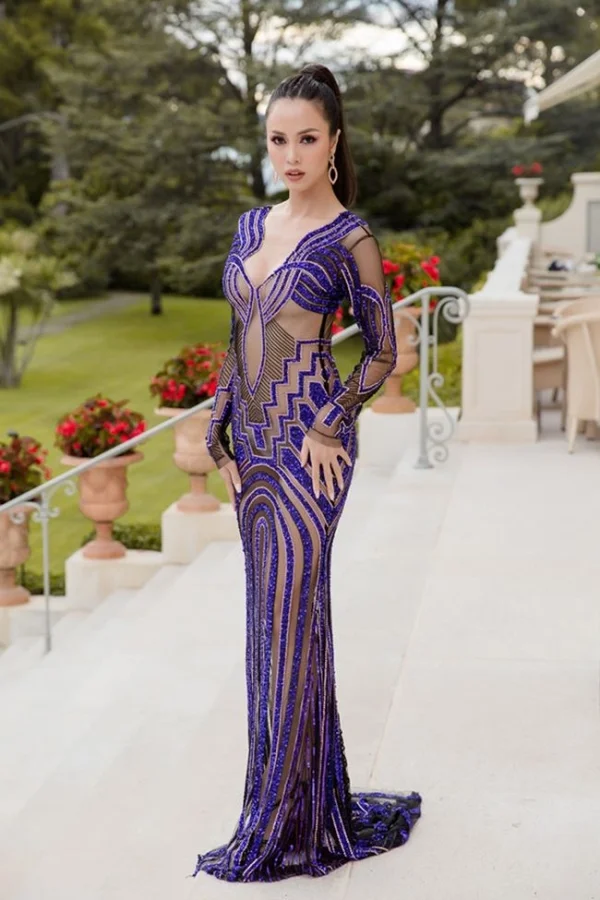 Mỹ nhân mặc bạo nhất năm 2018: Elly Trần, Nhã Phương hay ai?