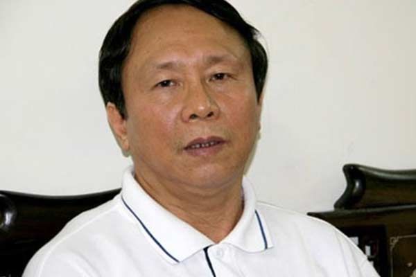 Phi Thanh Vân tát người nói dao kéo là 