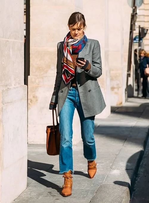 Quên kiểu quần jeans bó giò đi, đây mới là mốt jeans thống trị 2019