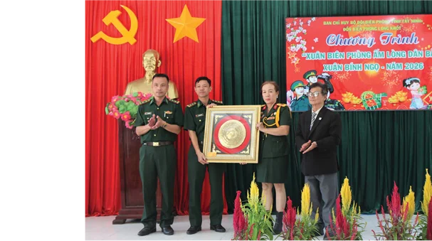 Xuân ấm nơi biên cương