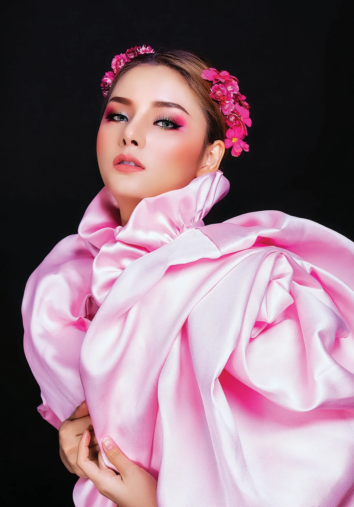 Trang điểm với tone màu cam đất