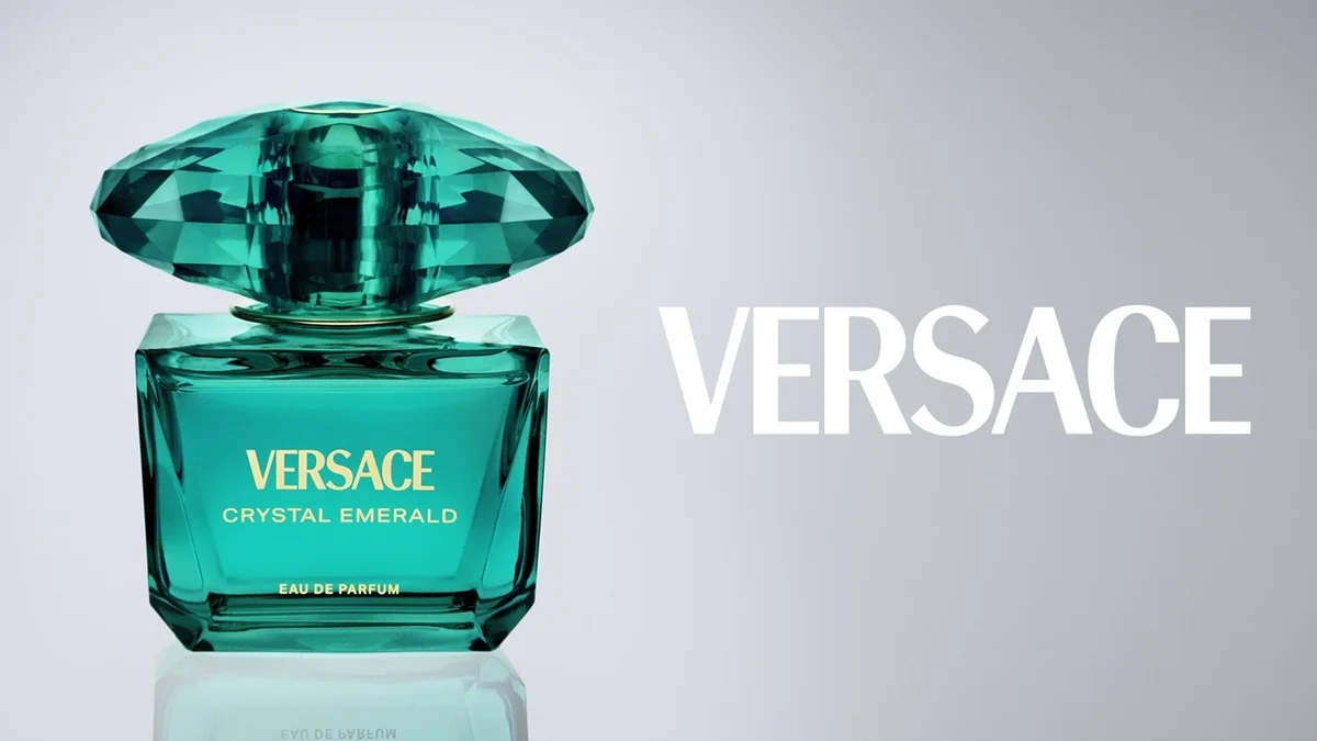 versace-crystal-emerald--kiet-tac-huong-thom-moi-danh-thuc-khi-chat-nu-quyen_6a9ece1d09f24.jpg?md5=bbfmhNTqj9fZOPHo2yGc4w&%3B%3Bexpires=1788806749&%3Bexpires=1788867064&expires=1788867064
